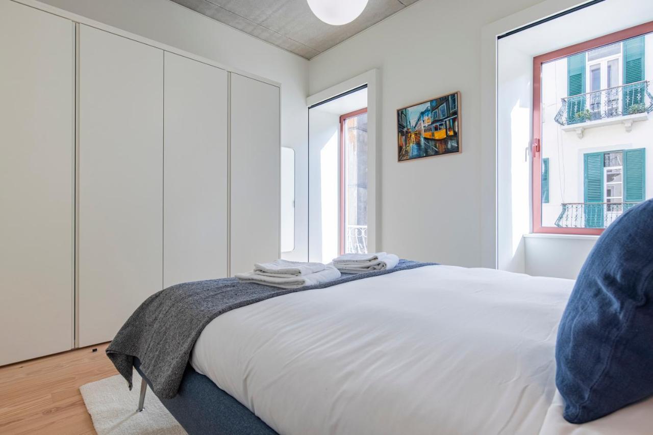 Deluxe 2Bdr Apartment W/ Patio By Lovelystay Lisboa Extérieur photo