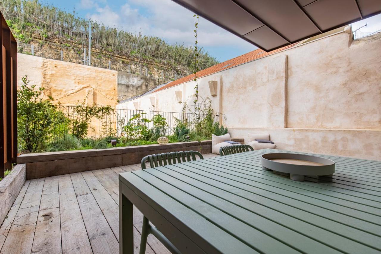 Deluxe 2Bdr Apartment W/ Patio By Lovelystay Lisboa Extérieur photo
