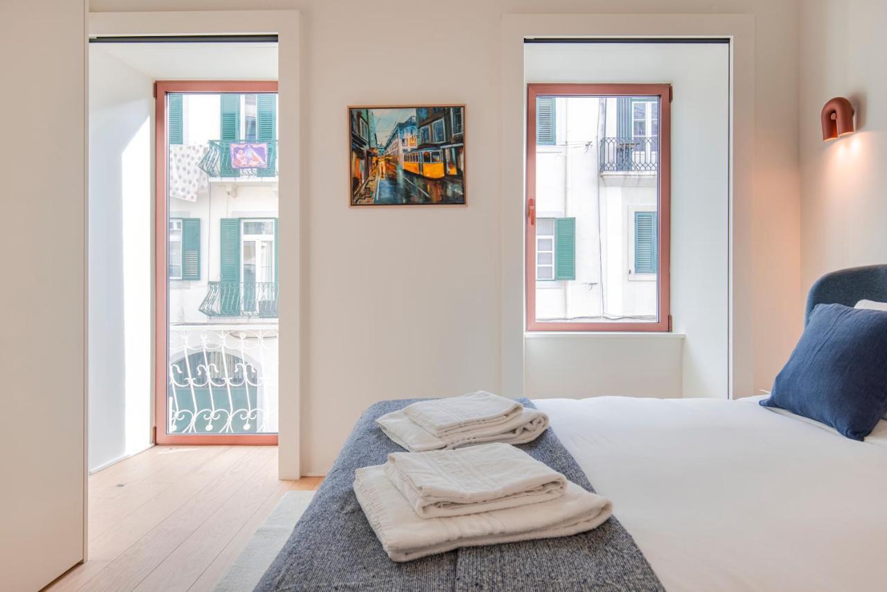 Deluxe 2Bdr Apartment W/ Patio By Lovelystay Lisboa Extérieur photo